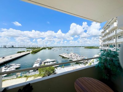 Alquiler de apartamento en Bayshore Yacht Tennis Club 705