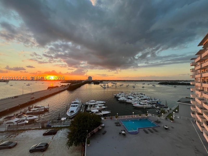 Apartment for rent at Bayshore Yacht Tennis Club 705