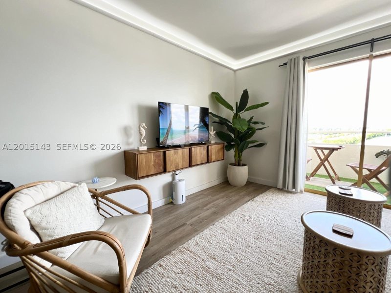 Apartment for rent at Bayshore Yacht Tennis Club 705