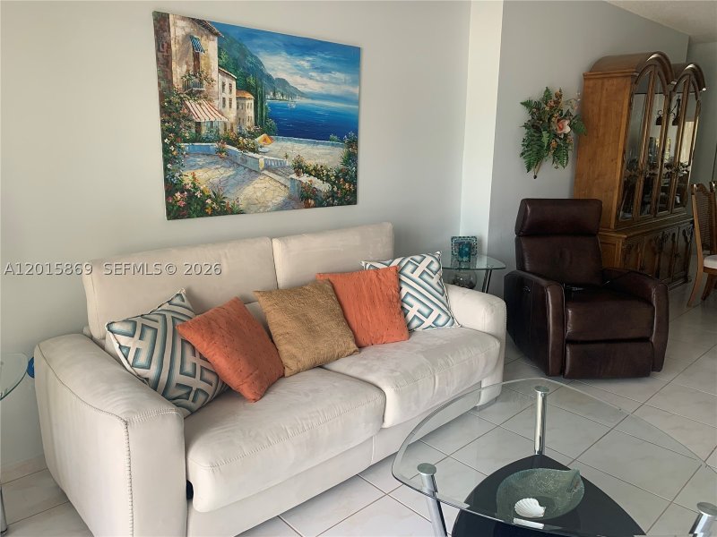 Apartment for rent at The Hemispheres MZM