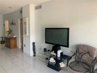 Aluguel de apartamento no The Hemispheres MZM