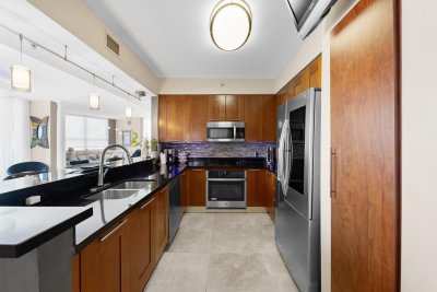 Comprar apartamento en 350 Las Olas Place 1870