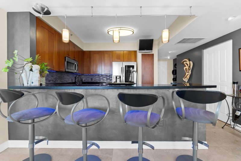 Condo for sale at 350 Las Olas Place 1870