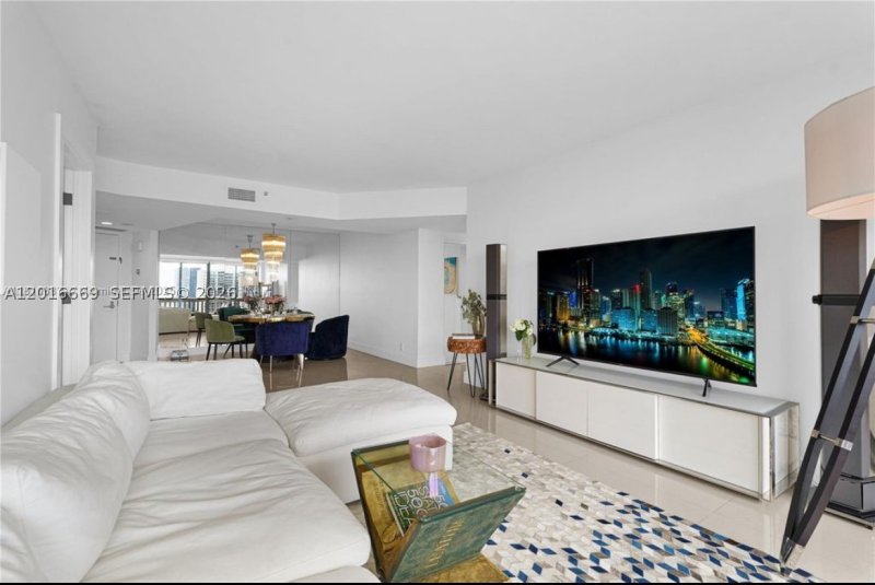 Apartment for rent at 1000 Williams Island 2508