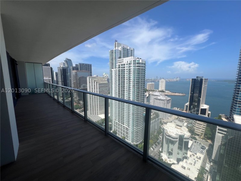 Condo for sale at 1010 Brickell 3704