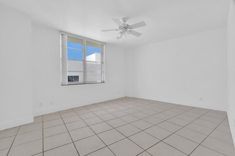 Apartment for rent at Sea Air Towers 1215