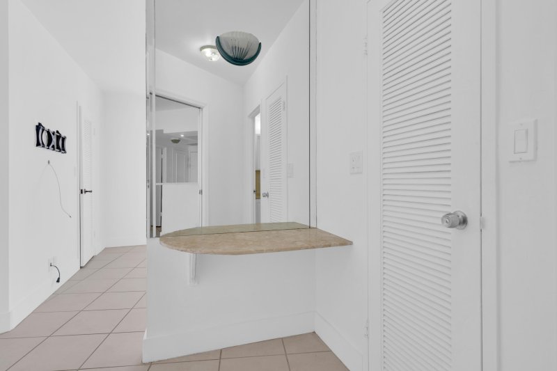 Apartment for rent at Sea Air Towers 1215