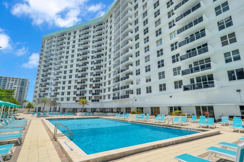 Sea Air Towers Apt #1215