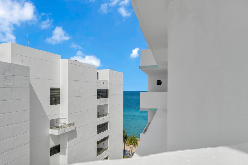Apartment for rent at Sea Air Towers 1215