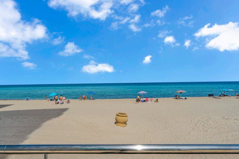 Apartment for rent at Sea Air Towers 1215