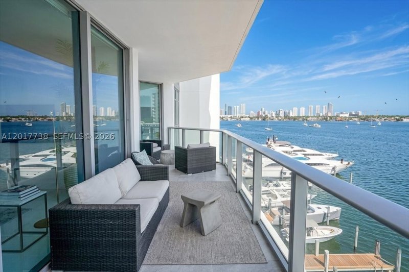Comprar apartamento en Marina Palms Yacht Club 605