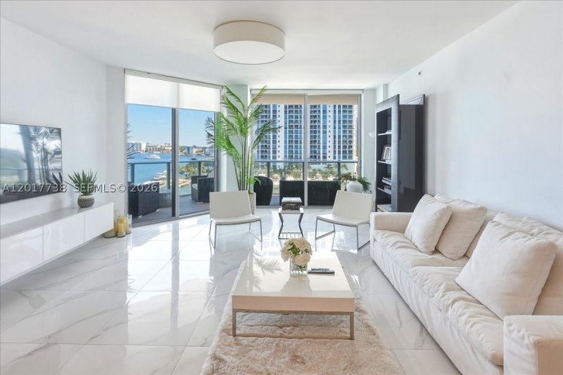 Comprar apartamento en Marina Palms Yacht Club 605