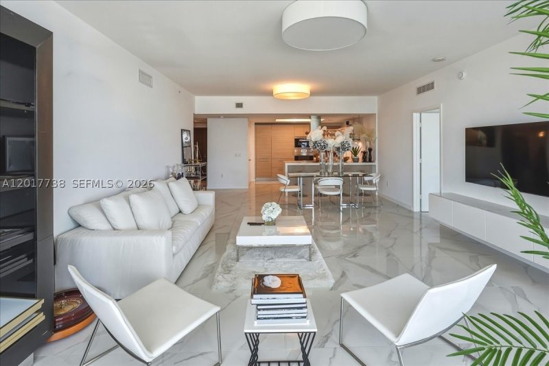 Comprar apartamento en Marina Palms Yacht Club 605