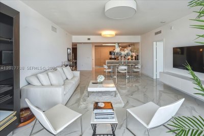 Comprar apartamento en Marina Palms Yacht Club 605