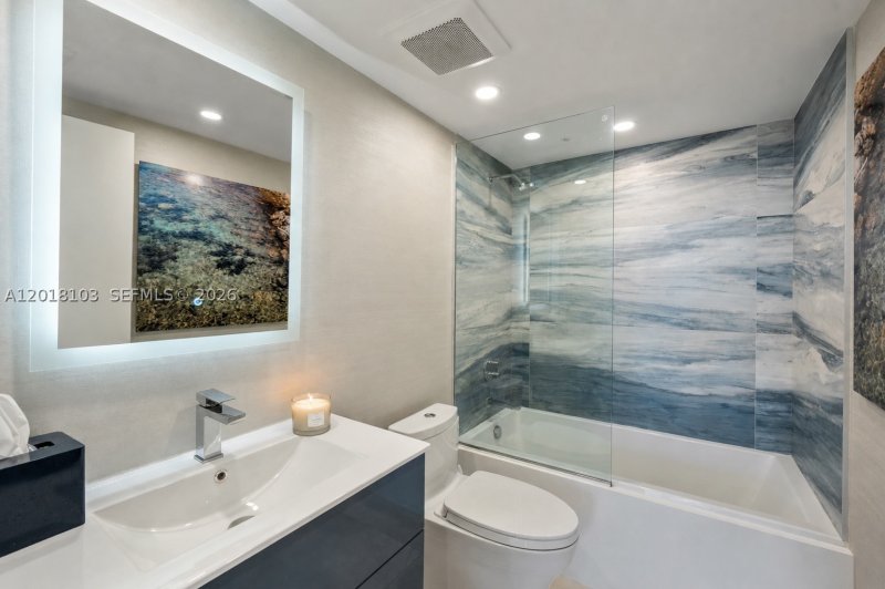 Comprar apartamento en Grove Isles Tower III C410