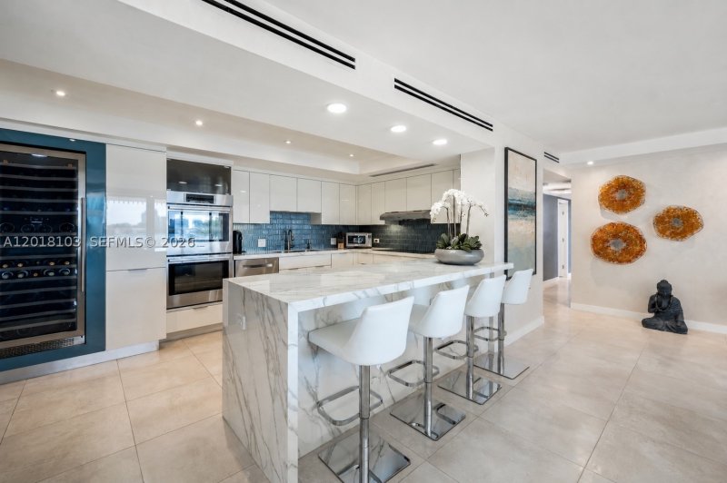 Comprar apartamento en Grove Isles Tower III C410
