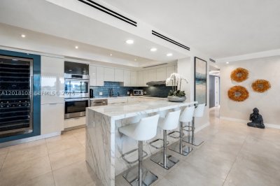 Comprar apartamento en Grove Isles Tower III C410