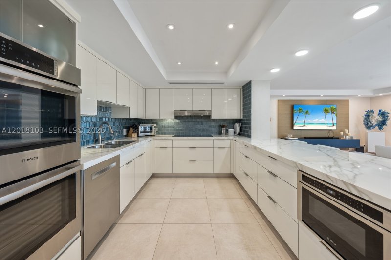 Comprar apartamento en Grove Isles Tower III C410