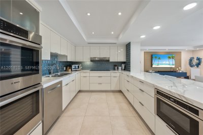 Comprar apartamento en Grove Isles Tower III C410