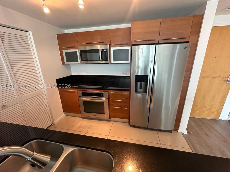 Apartment for rent at Vizcayne Everglades On The Bay 1910