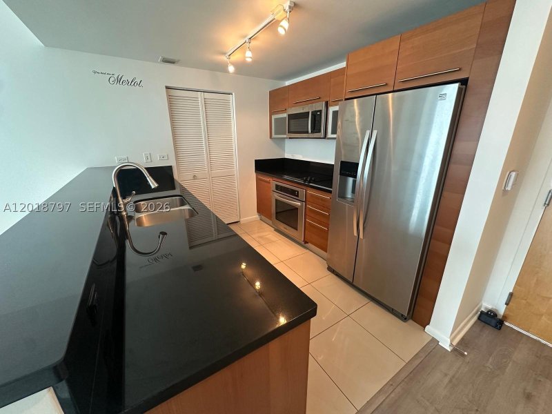 Apartment for rent at Vizcayne Everglades On The Bay 1910