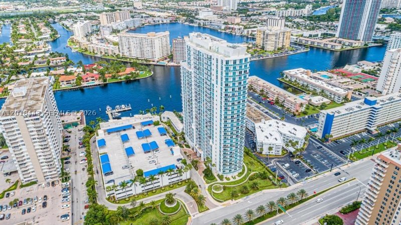 Comprar apartamento en Ocean Marine Yacht Club 312