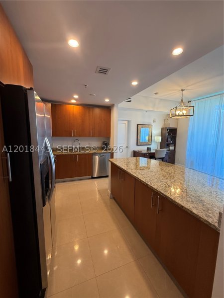 Comprar apartamento en Ocean Marine Yacht Club 312