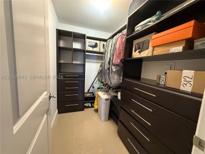 Comprar apartamento en Ocean Marine Yacht Club 312