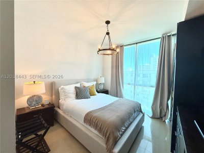 Comprar apartamento en Ocean Marine Yacht Club 312