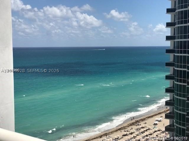 Apartment for rent at Trump Royale 1908