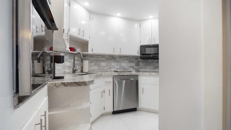 Condo for sale at Ocean Manor 801