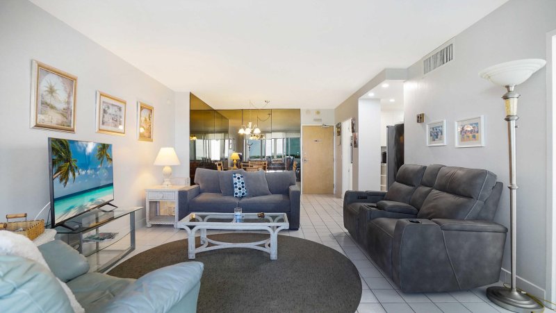 Condo for sale at Ocean Manor 801