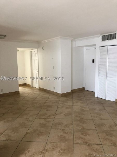 Apartment for rent at Plaza of the Americas 711