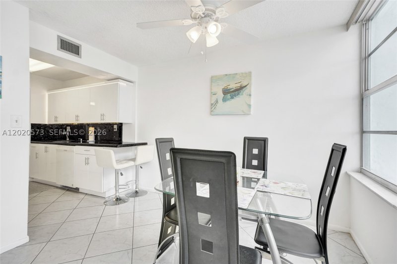 Condo for sale at Winston Towers 1611