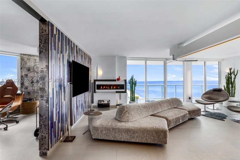Alquiler de apartamento en Akoya 2301