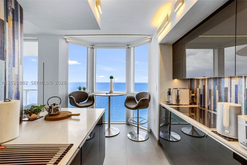 Alquiler de apartamento en Akoya 2301