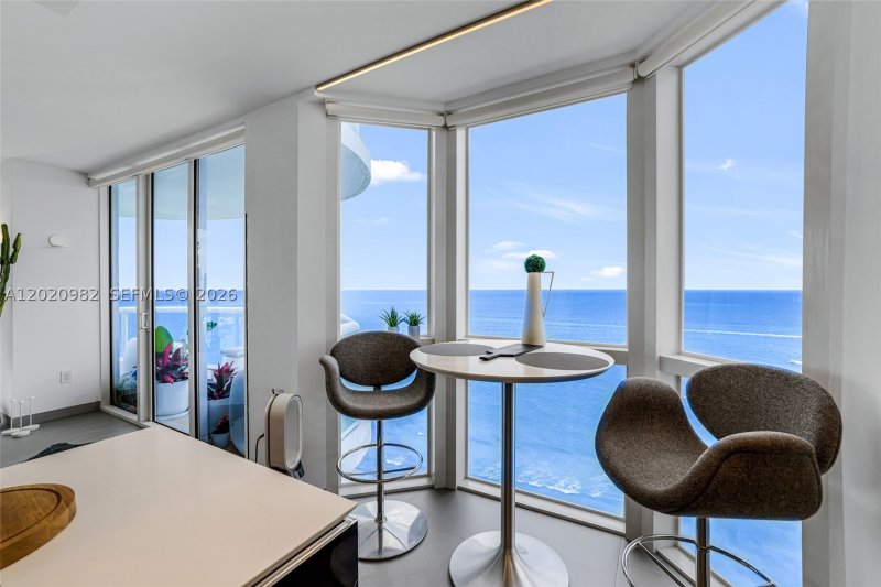 Alquiler de apartamento en Akoya 2301