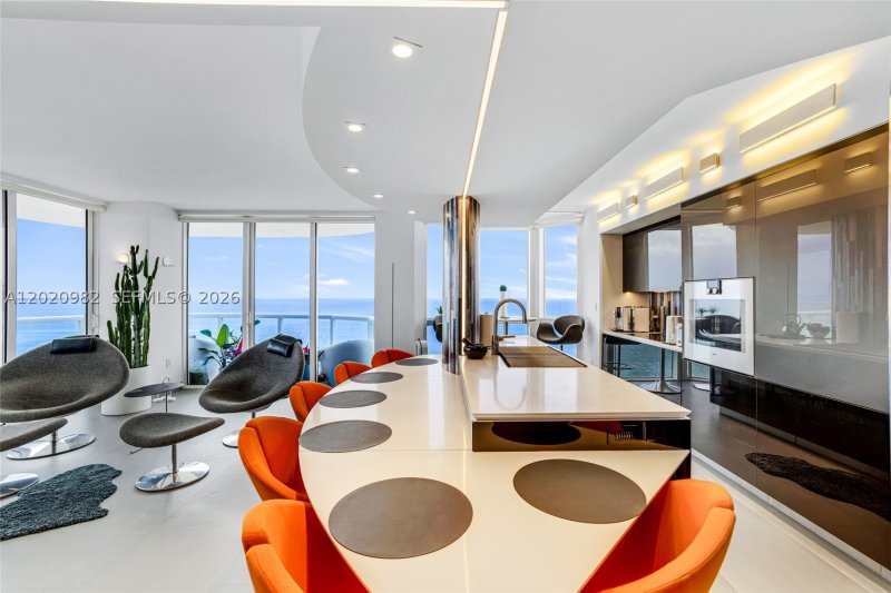 Alquiler de apartamento en Akoya 2301