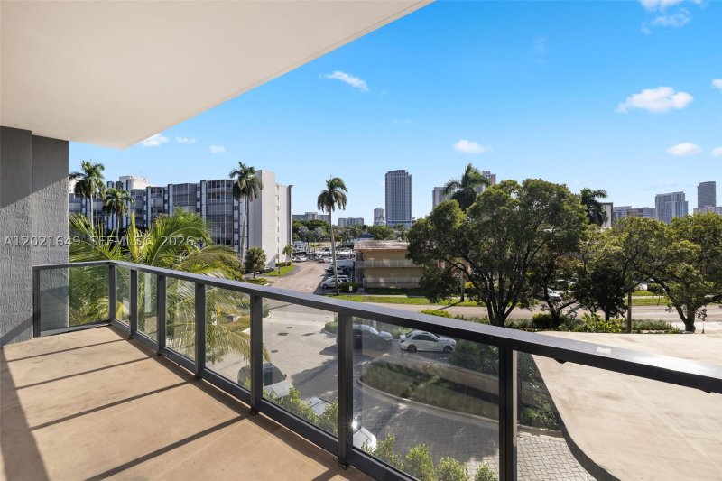 Apartment for rent at Mondrian Hallandale 204