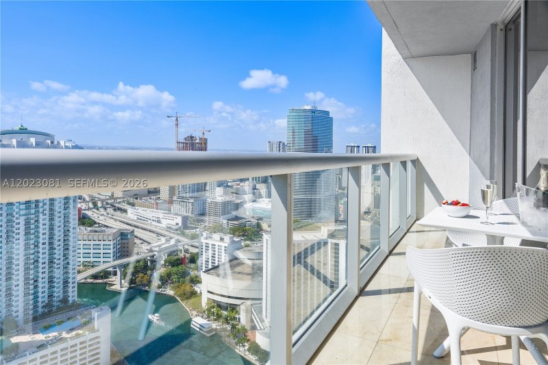 Condo for sale at Icon Brickell Viceroy 4206