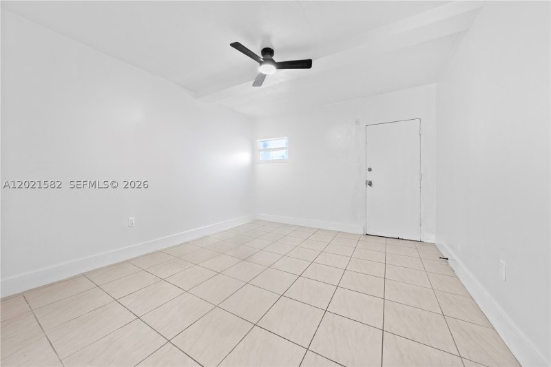 Condo for sale at Lincoln Towers D204