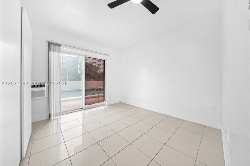 Condo for sale at Lincoln Towers D204