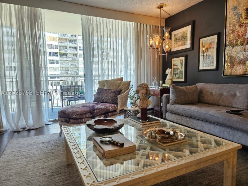 Condo for sale at Del Prado South Tower 901