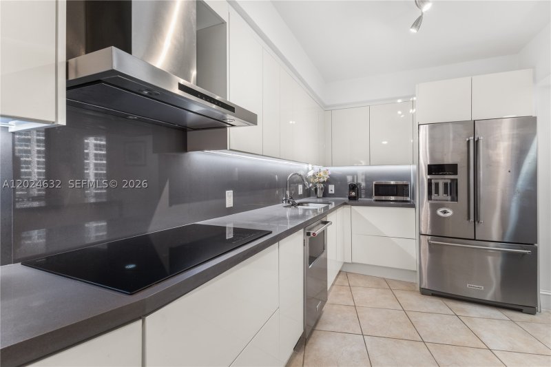 Condo for sale at Hamptons West 510