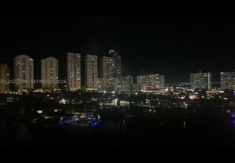Condo for sale at 400 Sunny Isles 1202