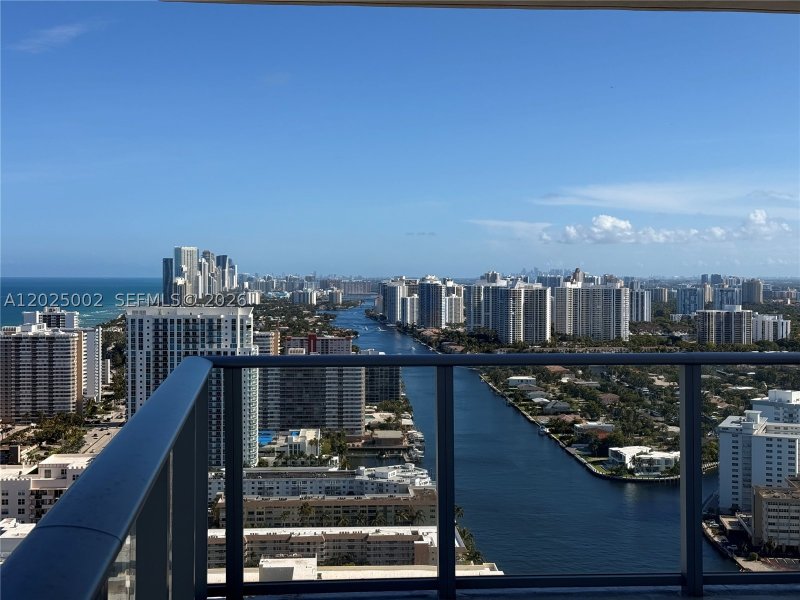 Apartment for rent at Hyde Beach House T3509