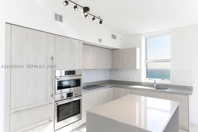 Apartment for rent at Hyde Beach House T3509