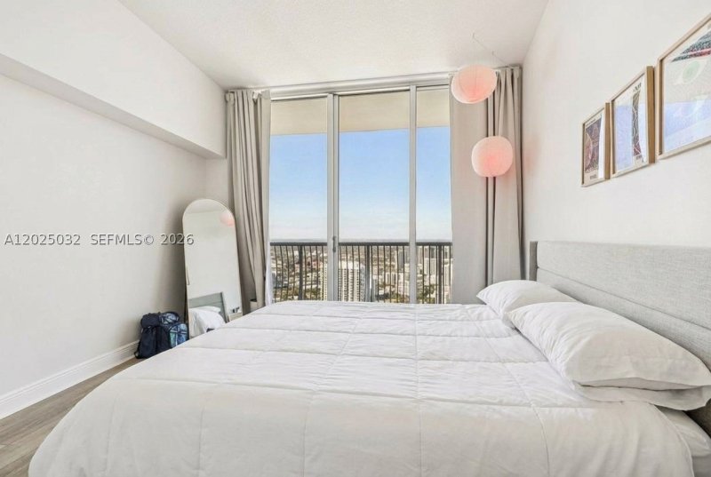 Apartment for rent at Opera Tower 5611