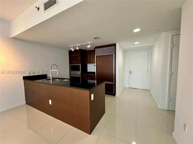 Condo for sale at Icon Brickell Tower I 1614