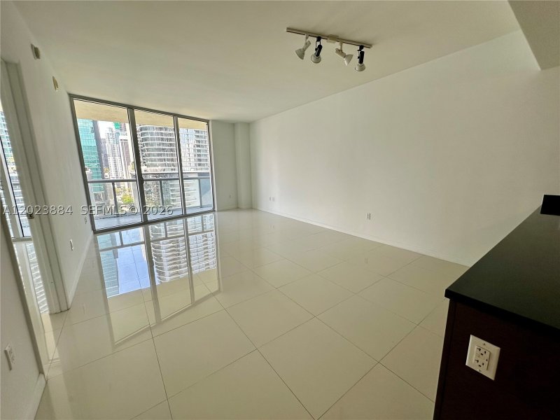 Condo for sale at Icon Brickell Tower I 1614